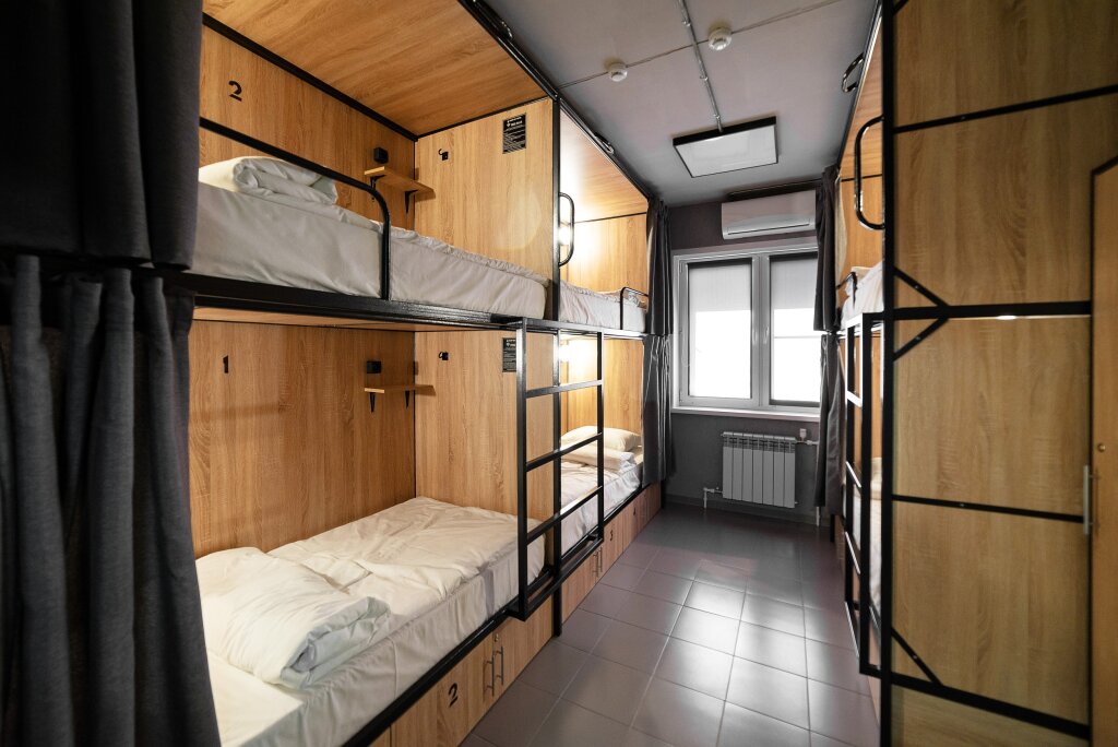Кровать в общем номере (женский номер) Sleep Box Hostel