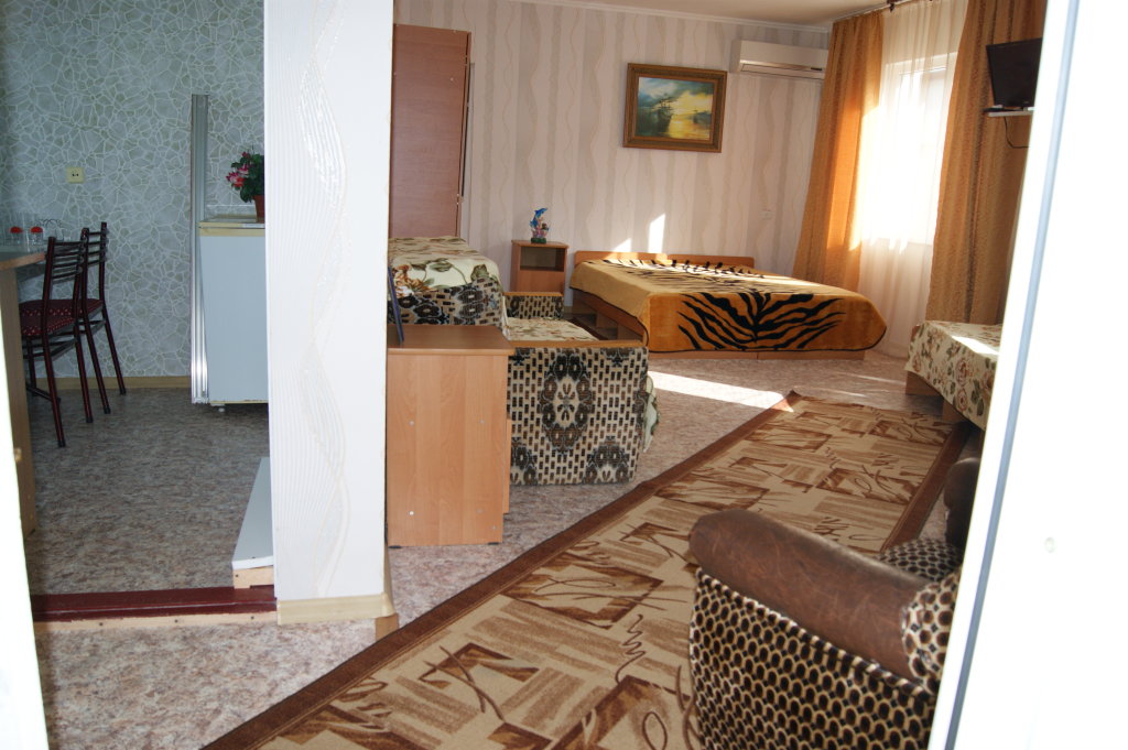Suite with balcony and with view Natali Guest House