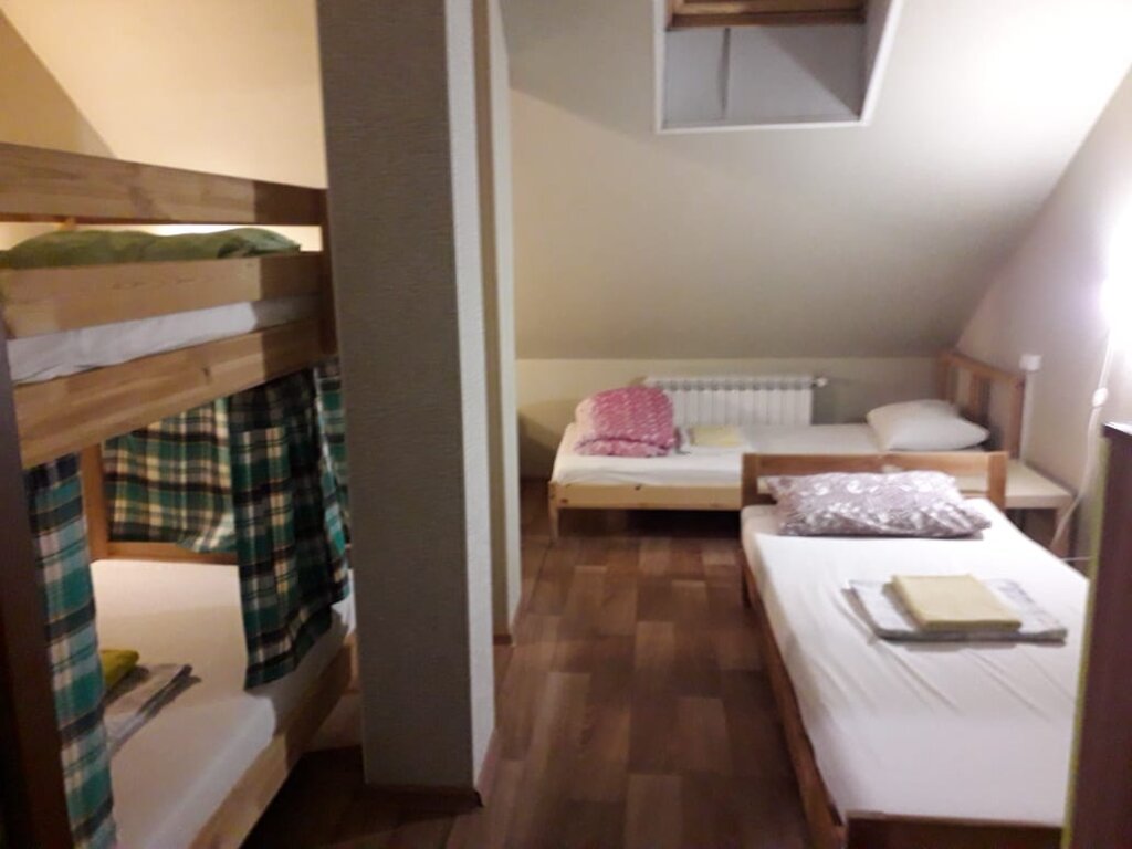 Кровать в общем номере (мужской номер) Жилые помещения Green Point