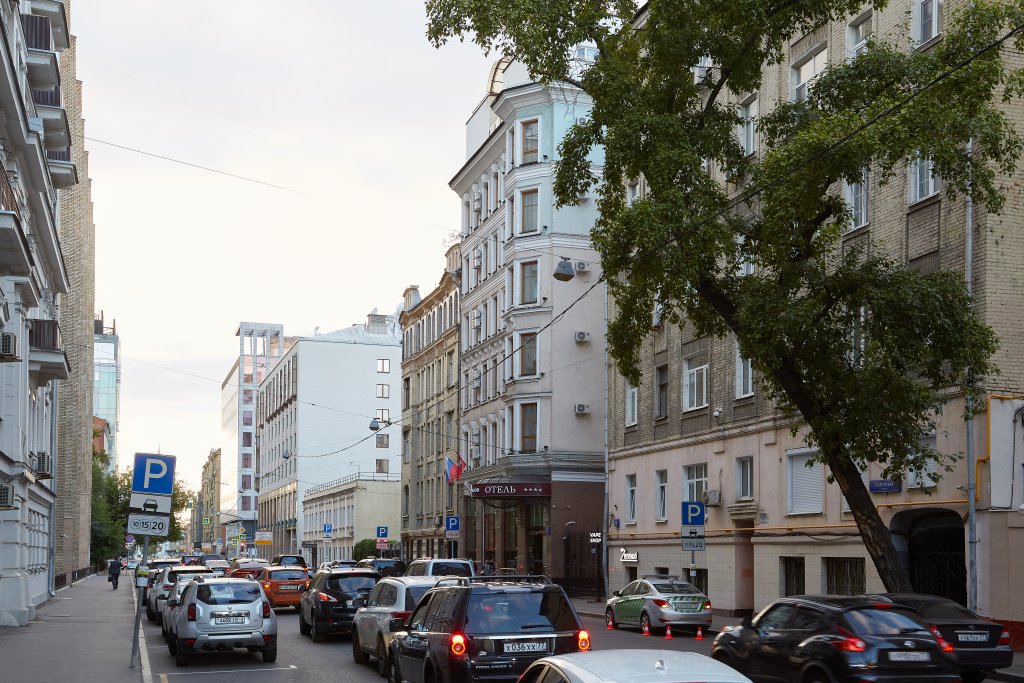 Столовый переулок 6. Джентэльон отель Москва.