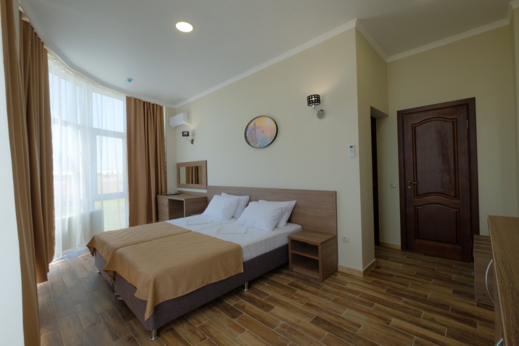 Четырёхместный номер Comfort с 2 комнатами с балконом Отель Panorama