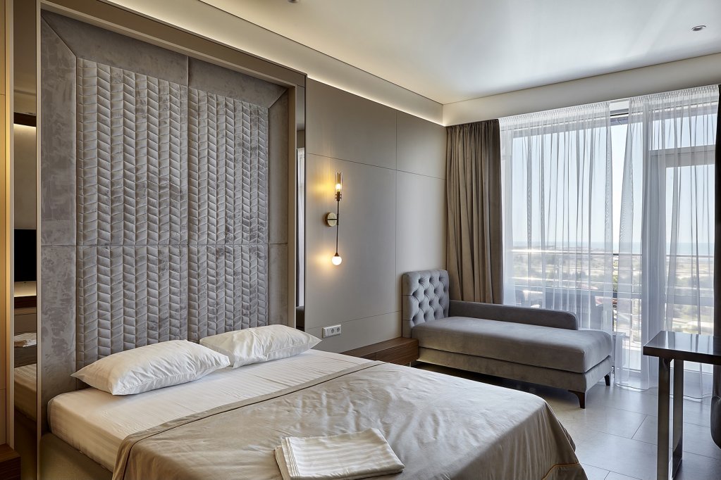 Dreier Suite mit Balkon und mit Meerblick Apart-Hotel Aquadeluxe Appartamentyi