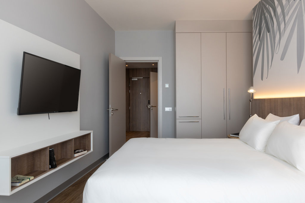 Doppel Apartment 1 Schlafzimmer mit Balkon und mit Blick auf den Park Hotel Cosmos Stay Le Rond Sochi 4*