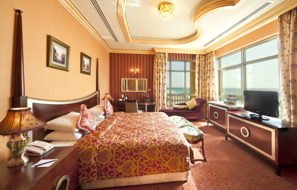 Двухместный номер Deluxe с балконом и с красивым видом из окна Отель Sahara Beach Resort & Spa