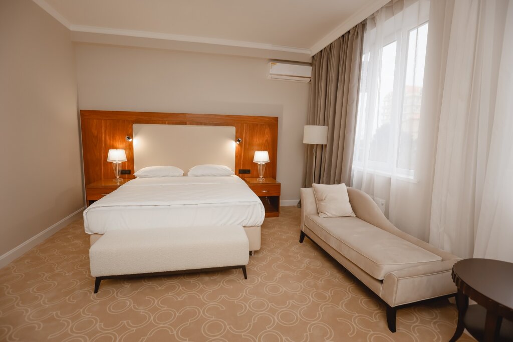 Double Junior Suite with city view Premiot Hotel