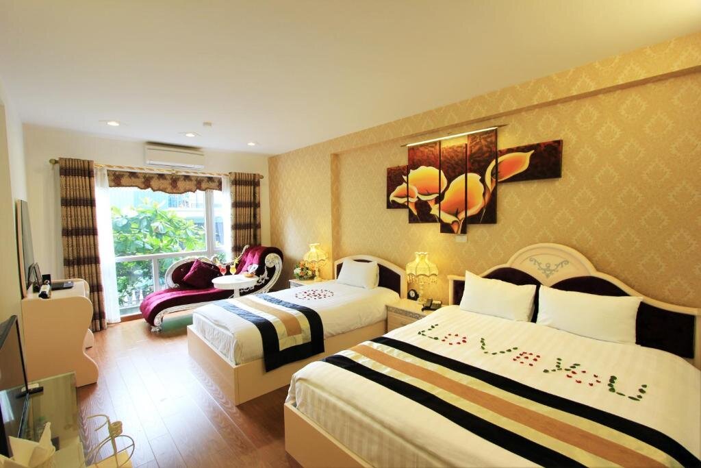 Deluxe Triple room with view Hanoi Inner Hotel