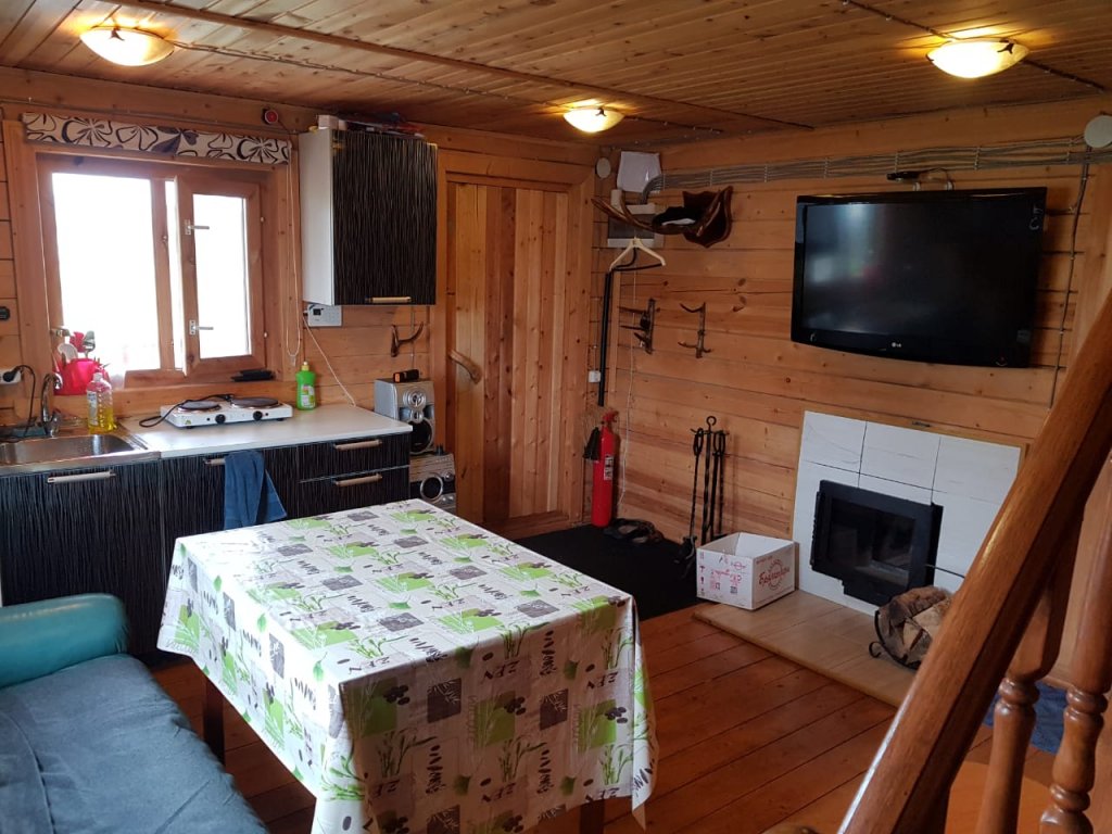Hütte 2 Schlafzimmer mit Balkon Na Polevoy Guest House