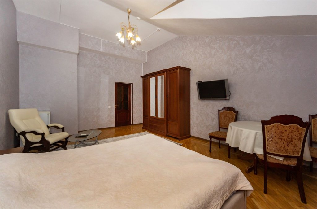 Superior Double Junior Suite with city view Zolotaya Imperiya Hotel