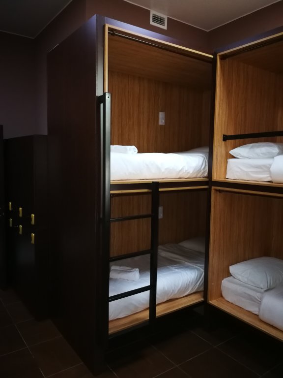 Cama en dormitorio compartido V&M Sleepbox Lodging Houses