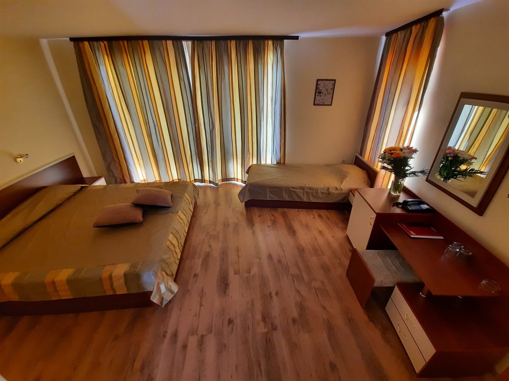 Standard triple chambre avec balcon et Avec vue Hotel Veris