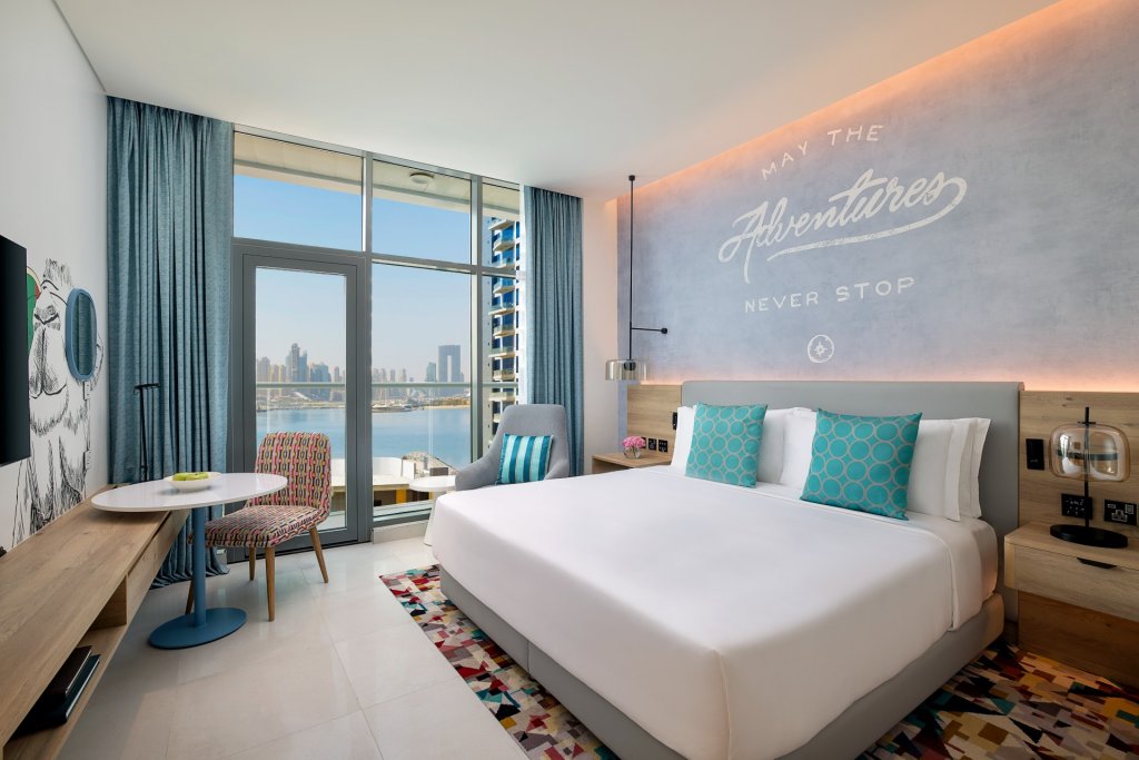 Двухместный клубный номер Premium с балконом и с видом на море NH Collection Dubai The Palm