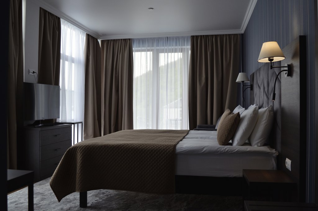 Prestige Doppel Zimmer mit Balkon und mit Panoramablick Villa Natali Abrau Mini-Hotel