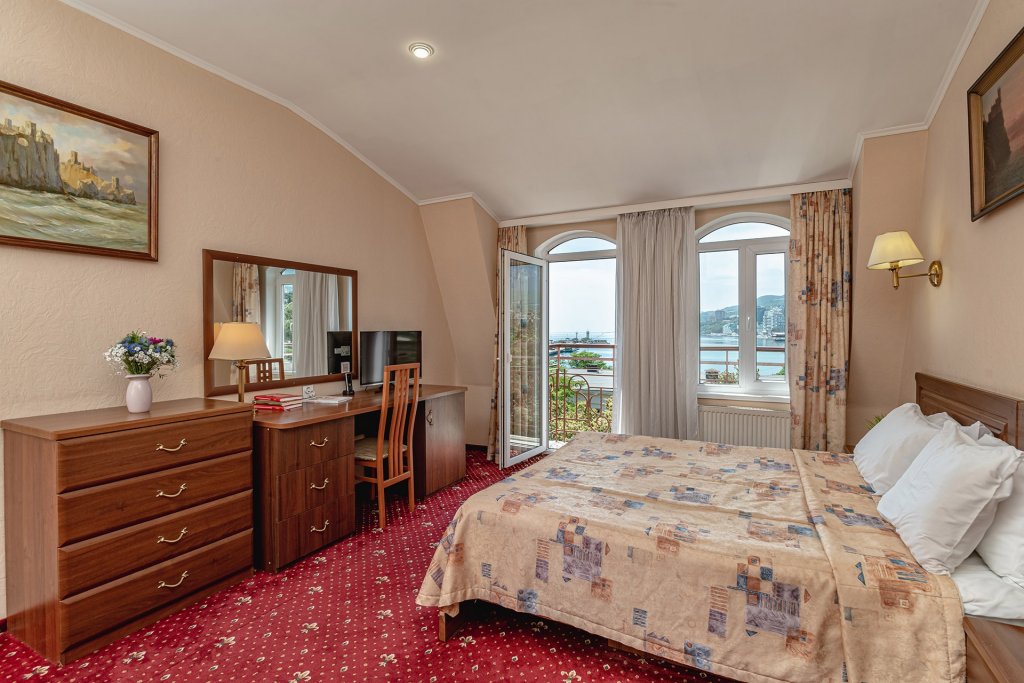 Double Junior Suite with balcony and with view Hotel Bristol
