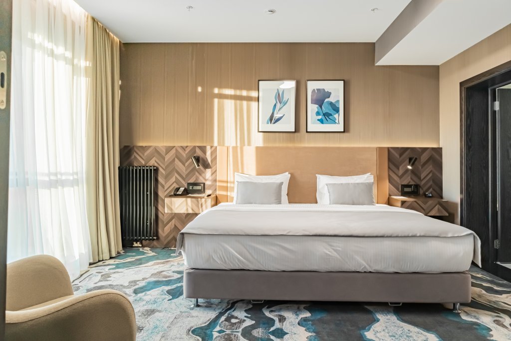 Doppel Suite with sofa mit Blick DoubleTree by Hilton Vladikavkaz