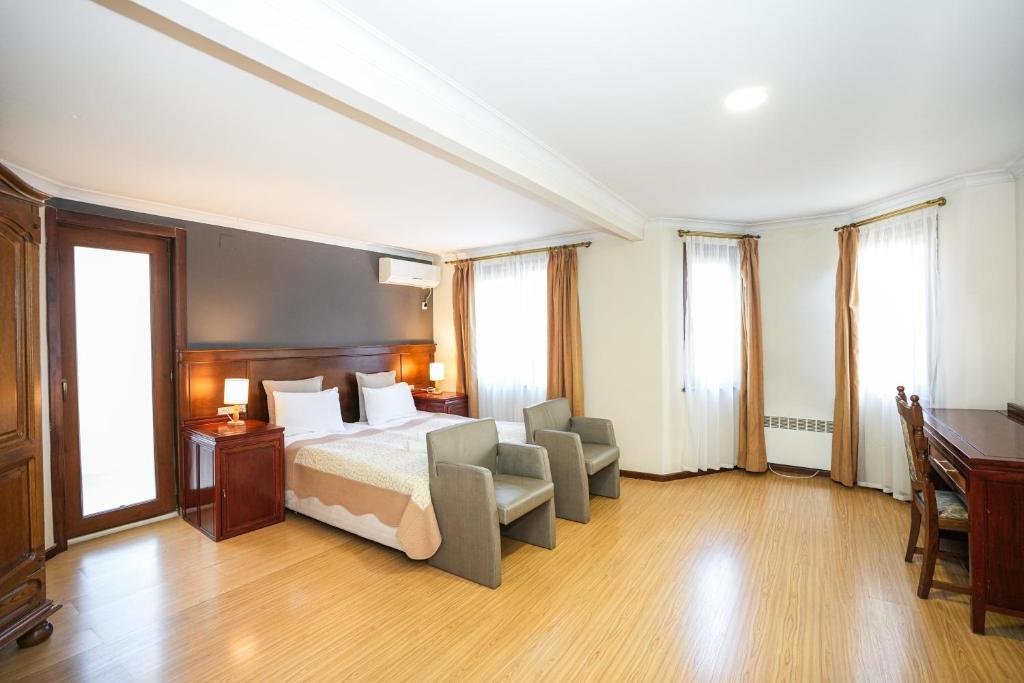 Standard double chambre avec balcon Beaumonde Hotel Tbilisi