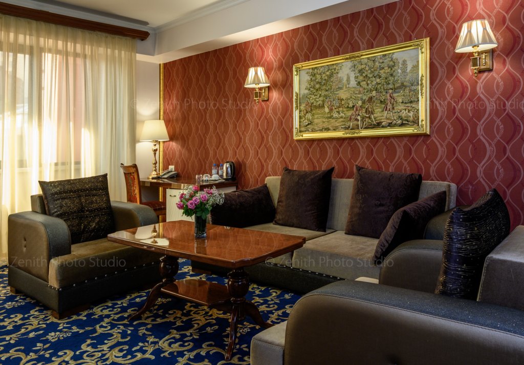 Executive Double Suite with balcony and with city view Royal Plaza Hotel Yerevan