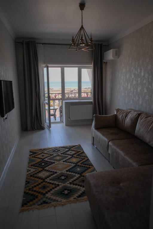 Komfort Apartment 2 Schlafzimmer mit Balkon und mit Blick Vysota Apart-Hotel