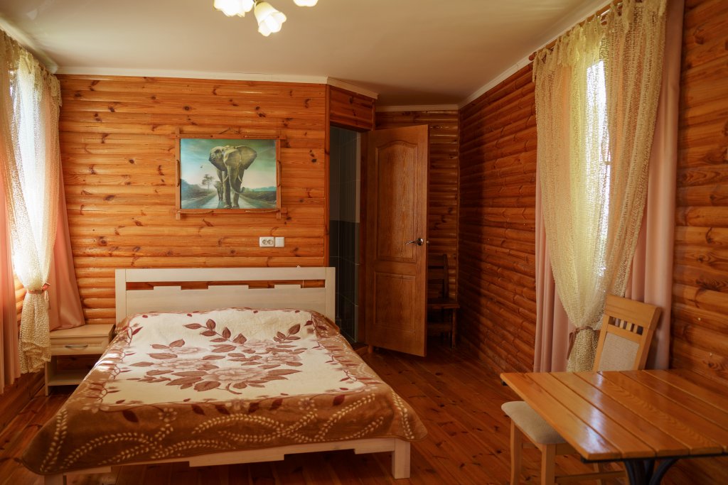 Habitación doble Superior con balcón y con vista Yut na Konsulskoi Guest House