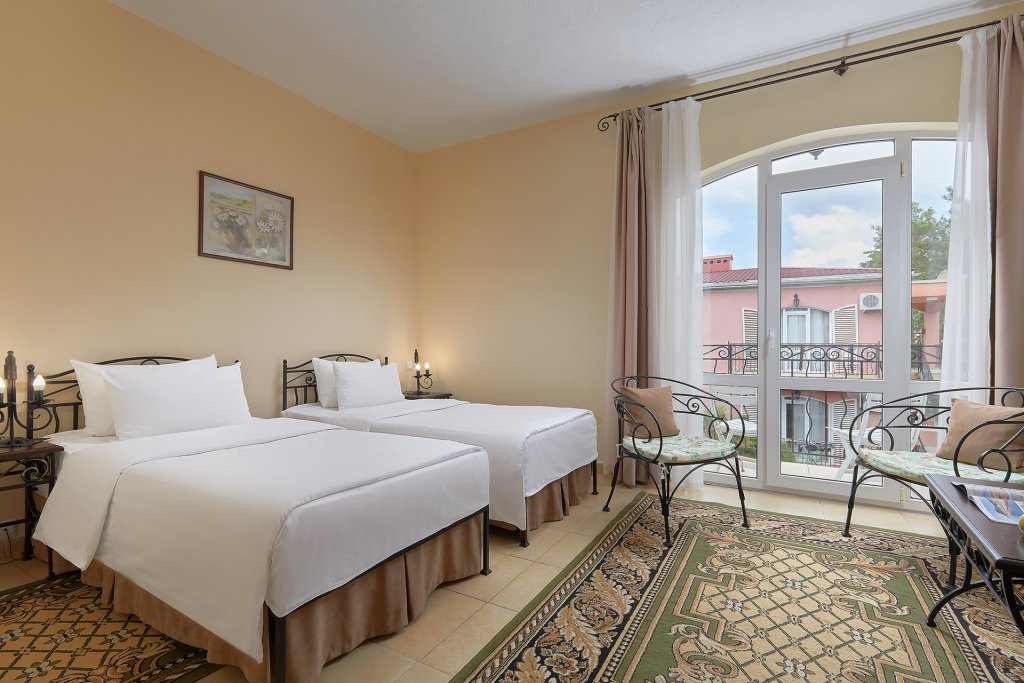 Habitación doble Standart plus con balcón Alean Family Resort & SPA Riviera - All inclusive