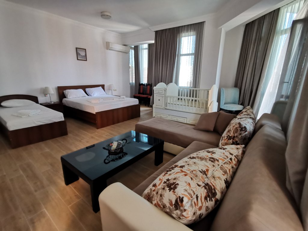 Suite with balcony and with sea view Hotel Old Town