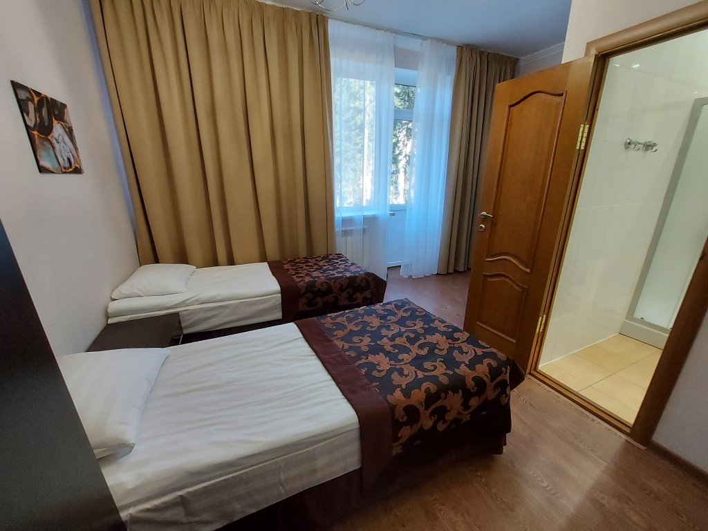 Standard 1st category Doppel Zimmer mit Balkon und mit Bergblick For Rest Hotel