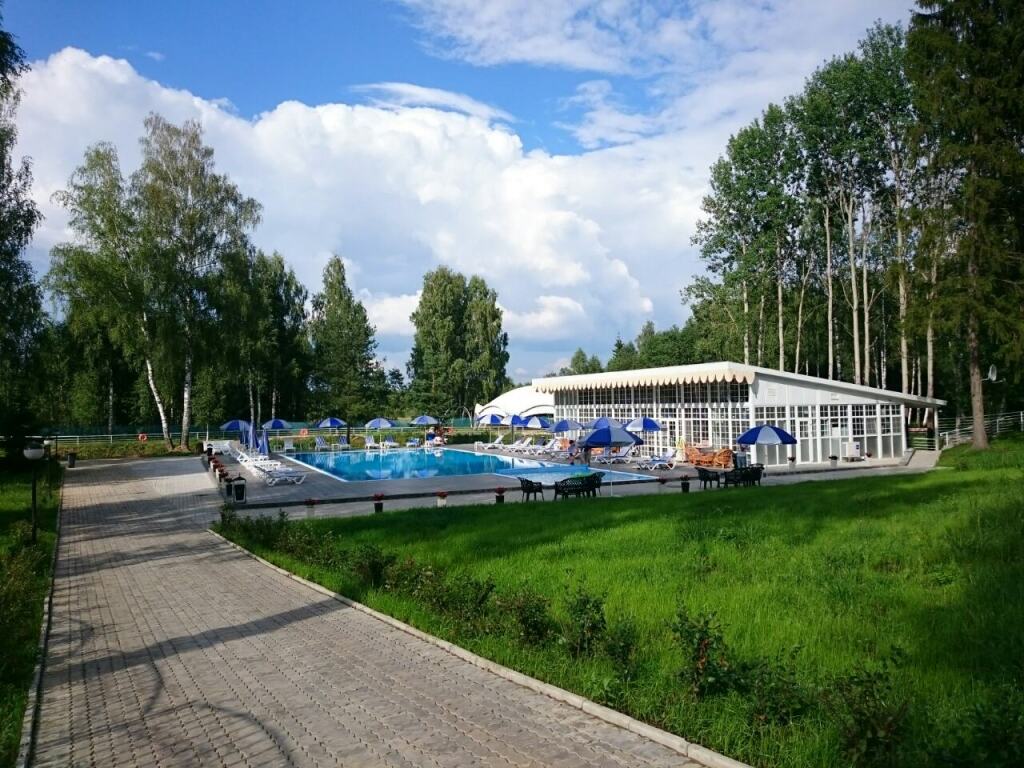 Mb resort эко. МВ Резорт эко отель. МБ Резорт эко отель Еремино. MB Resort Фряново. Фряново бассейн Еремино.