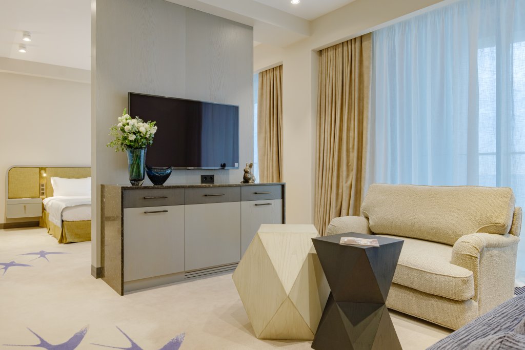 Suite junior con balcón y con vista Luciano Hotel & Spa Sochi Hotel