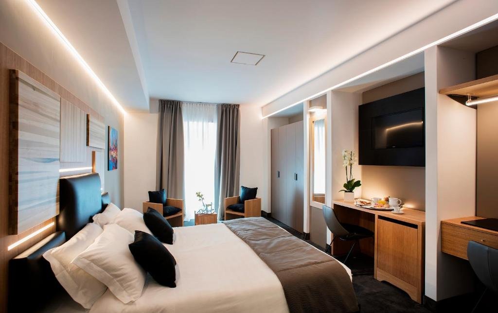 Четырёхместный номер с балконом Trevi Collection Hotel - Gruppo Trevi Hotels