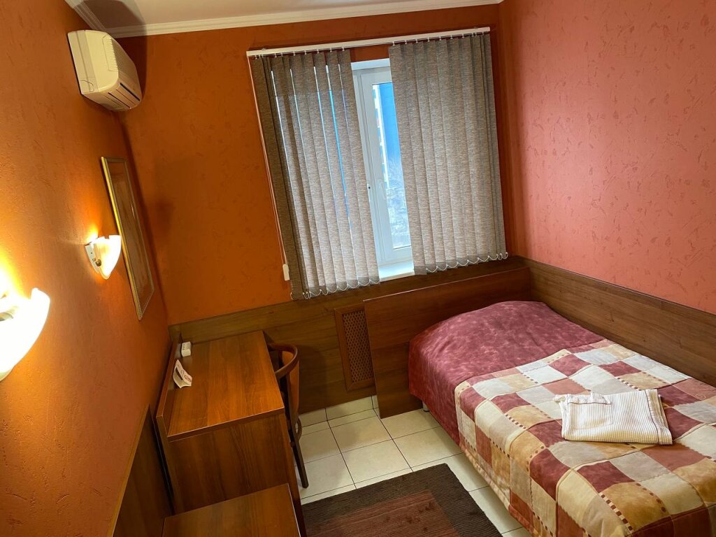 Standard No.405 Single room with city view La Vie de Chateau SPA-Hotel