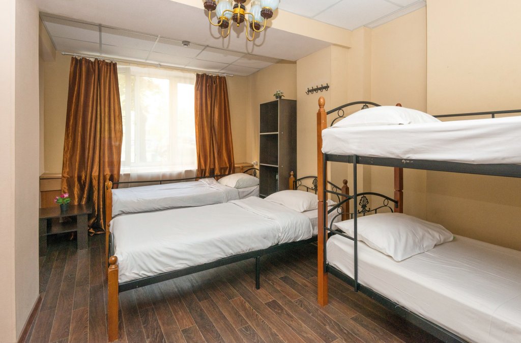 Bett im Wohnheim (Frauenwohnheim) mit Stadtblick Shabolovka Hotel