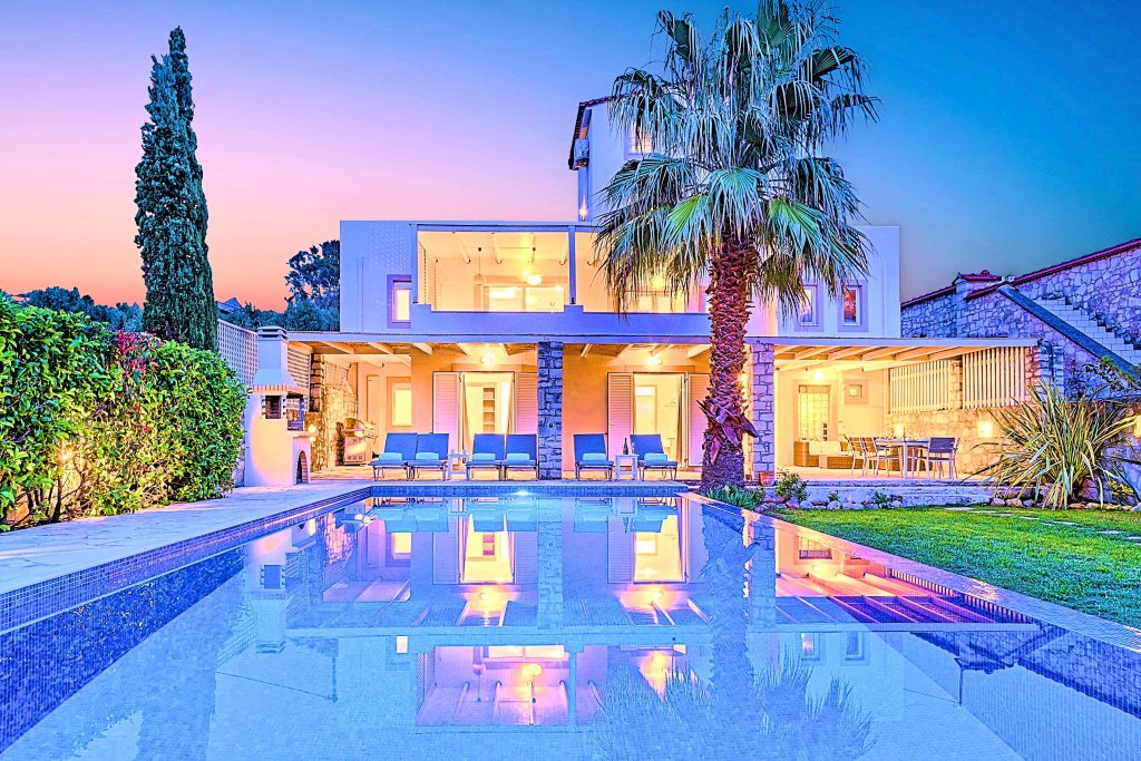 Villa mit Balkon und mit Blick Cretan Mansion heated Pool Villa