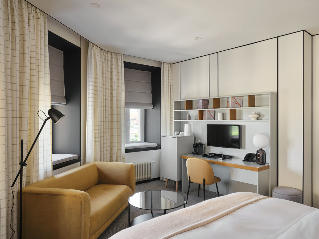 Отель GLINZ Hotel by Ginza Project 4* в Санкт-Петербург, Россия.  Забронировать Отель GLINZ Hotel by Ginza Project 4*, Казарменный переулок,  д. 2/42