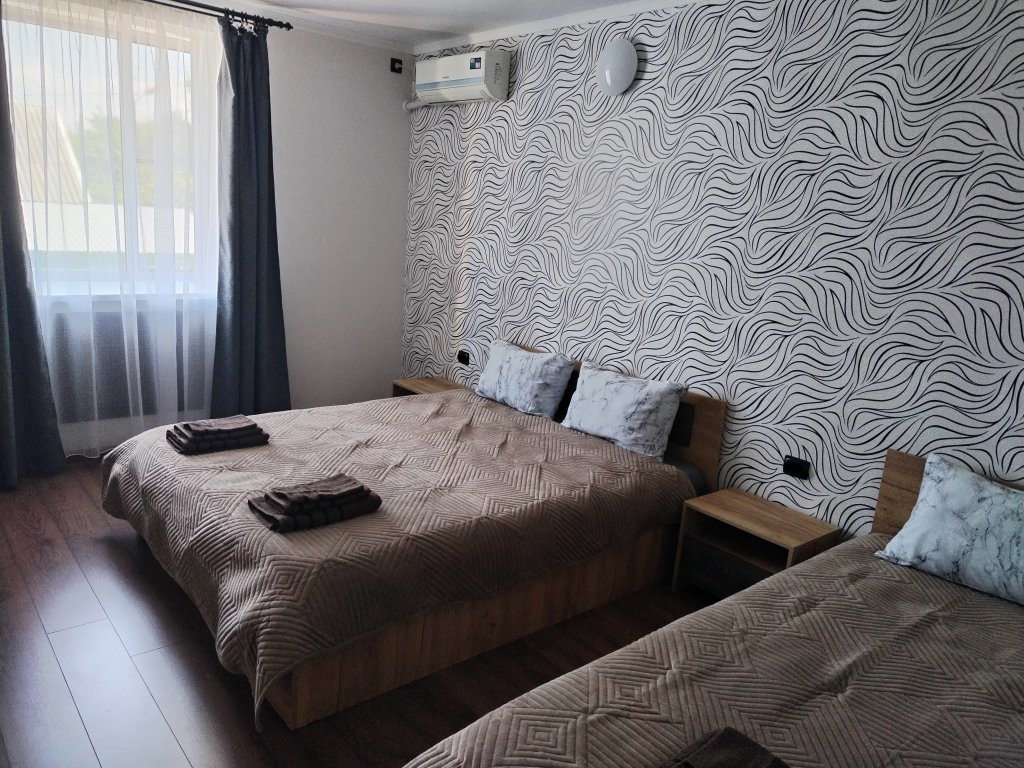 Habitación triple Confort Zhara Guest House