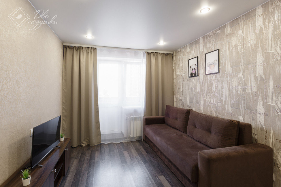 Habitación cuádruple Confort con balcón Dve Podushki Na Gagarina Apartments