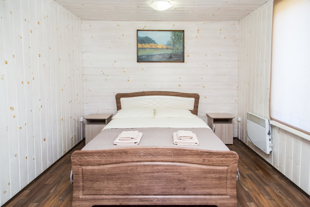 Standard Doppel Zimmer mit Bergblick Zelenye Gorki Guest House