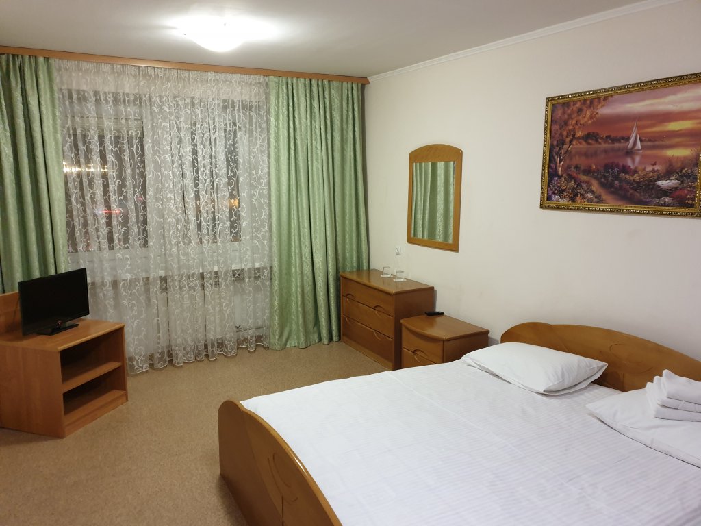 Two-room Standard Double room AMAKS Yubileinaya Hotel