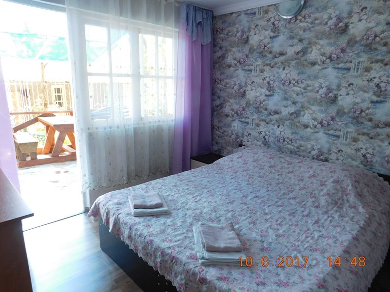 Confort double chambre avec balcon et Avec vue Nika Guest House