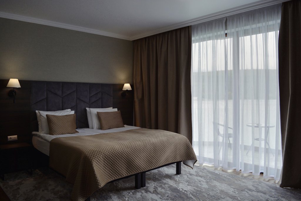 Deluxe Doppel Zimmer mit Balkon und mit Seeblick Villa Natali Abrau Mini-Hotel