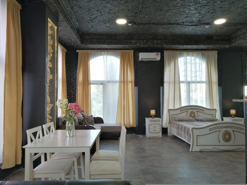 Vierer Suite mit Balkon Omega-4 Hotel