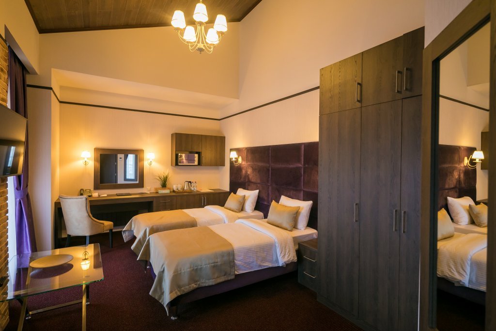 Deluxe Triple Family room with balcony VERTEX SPA hotel