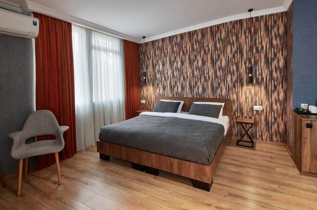 Doppel Zimmer mit Bergblick Hotel City