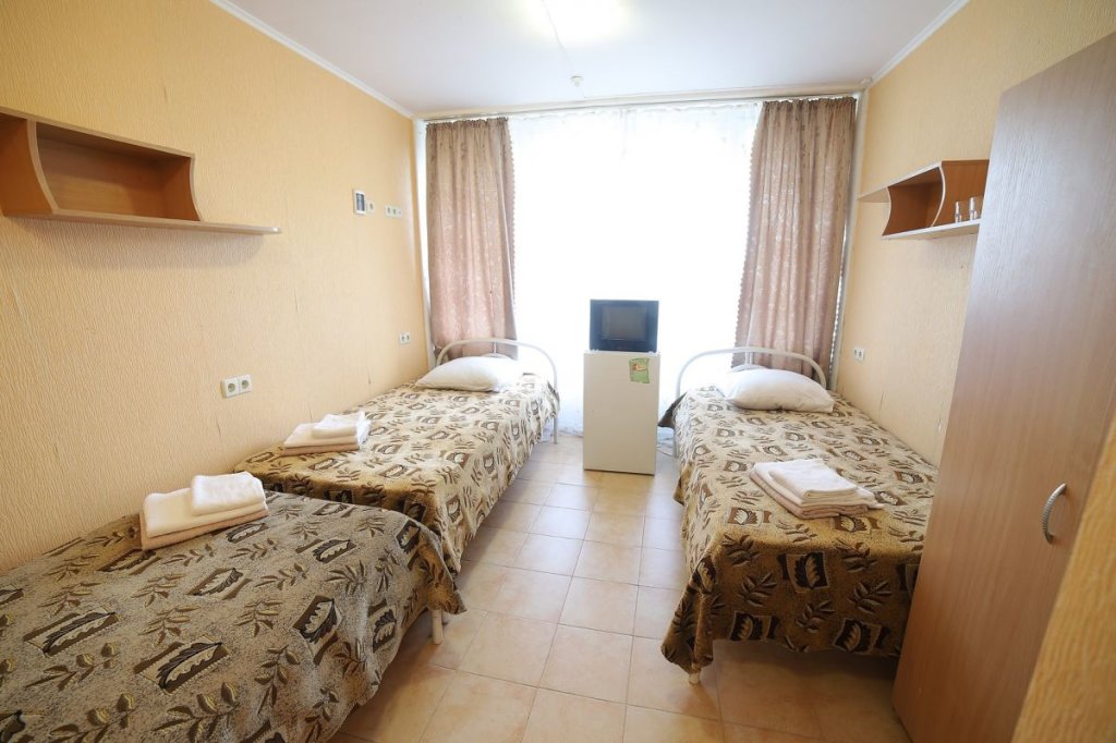 Dreier Zimmer mit Balkon Kurortny Hotel Atelika Gorizont Alushta  2**