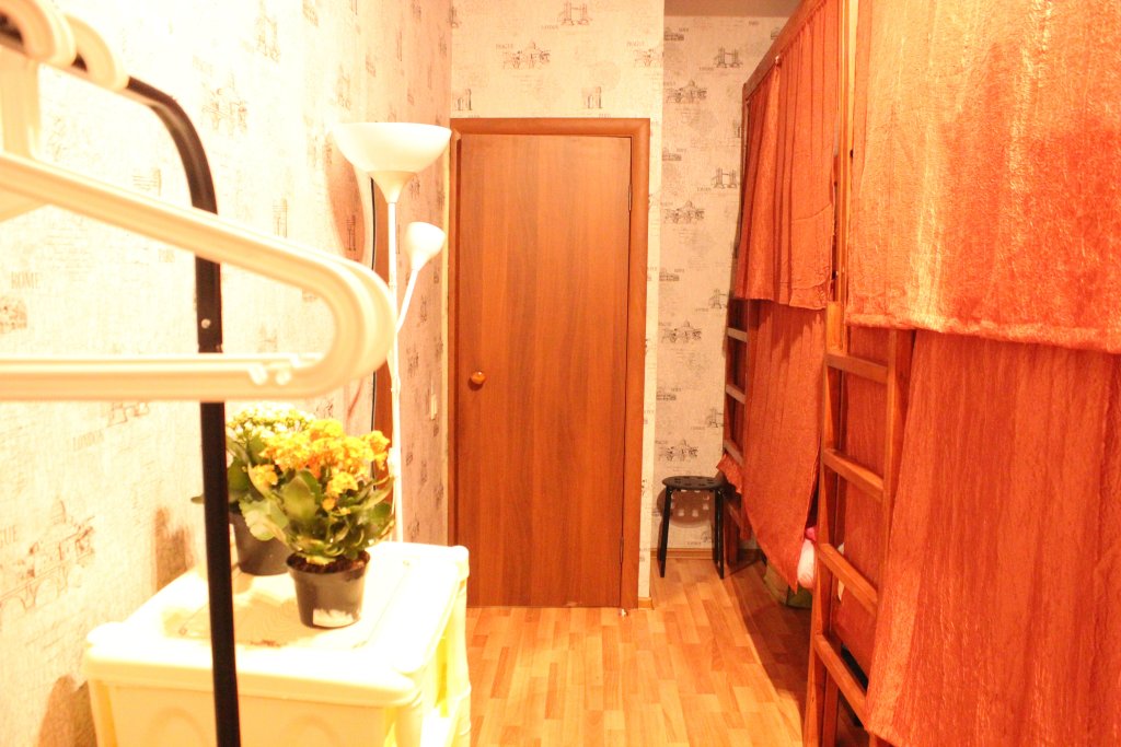 Кровать в общем номере (женский номер) Хостел Orange на Преображенской