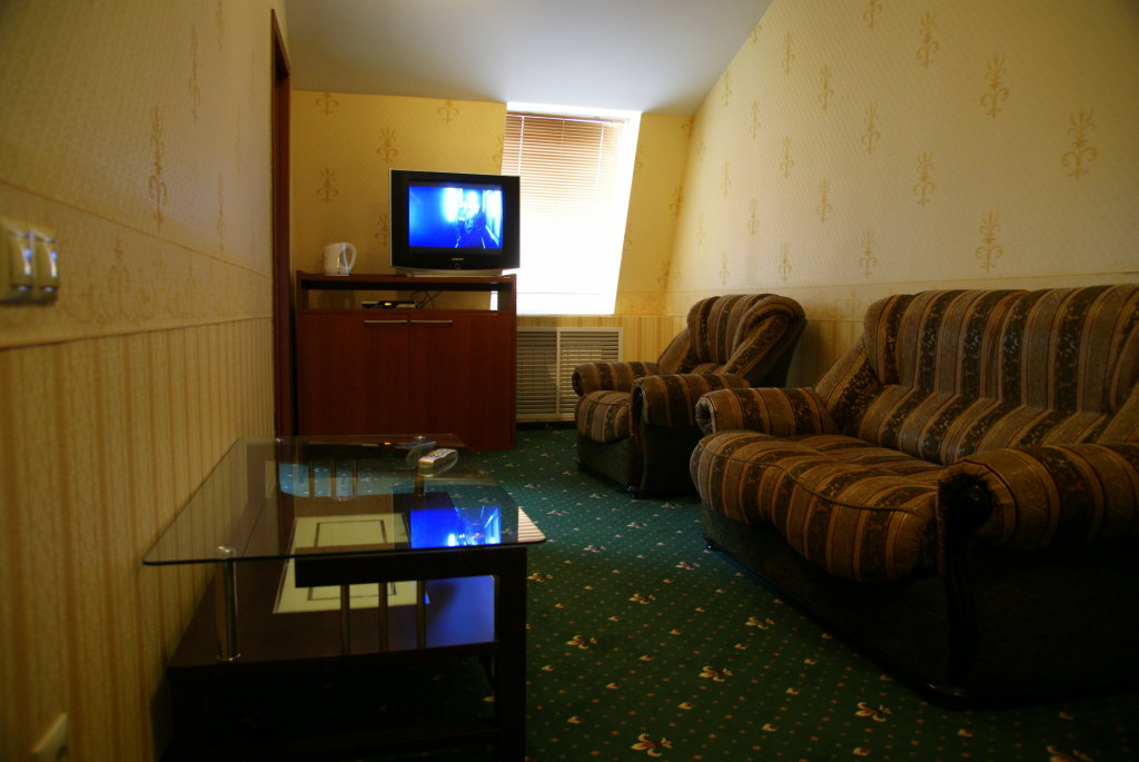 Двухместный полулюкс с 2 комнатами с видом на город Гостиница Гринъ