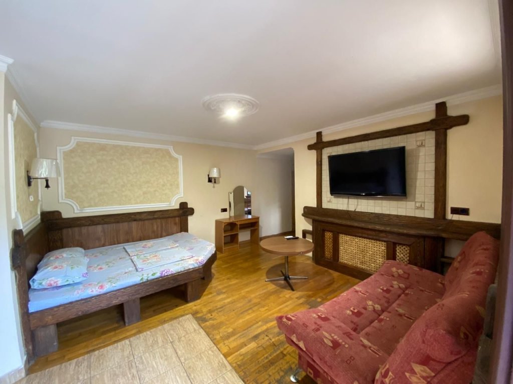 Apartamento 2 dormitorios con balcón Semeyny Guest House