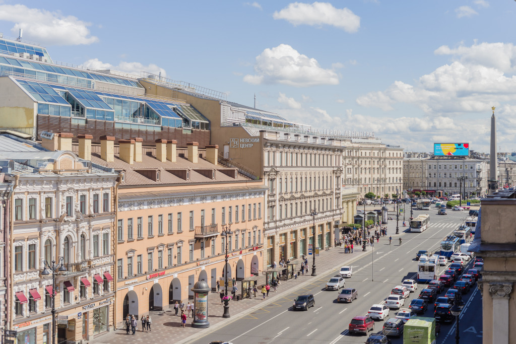 Центр владимирский спб. Невский 77/1. Питер апартаменты Невский проспект. Невский проспект жилой дом. Невский центр Владимирская.