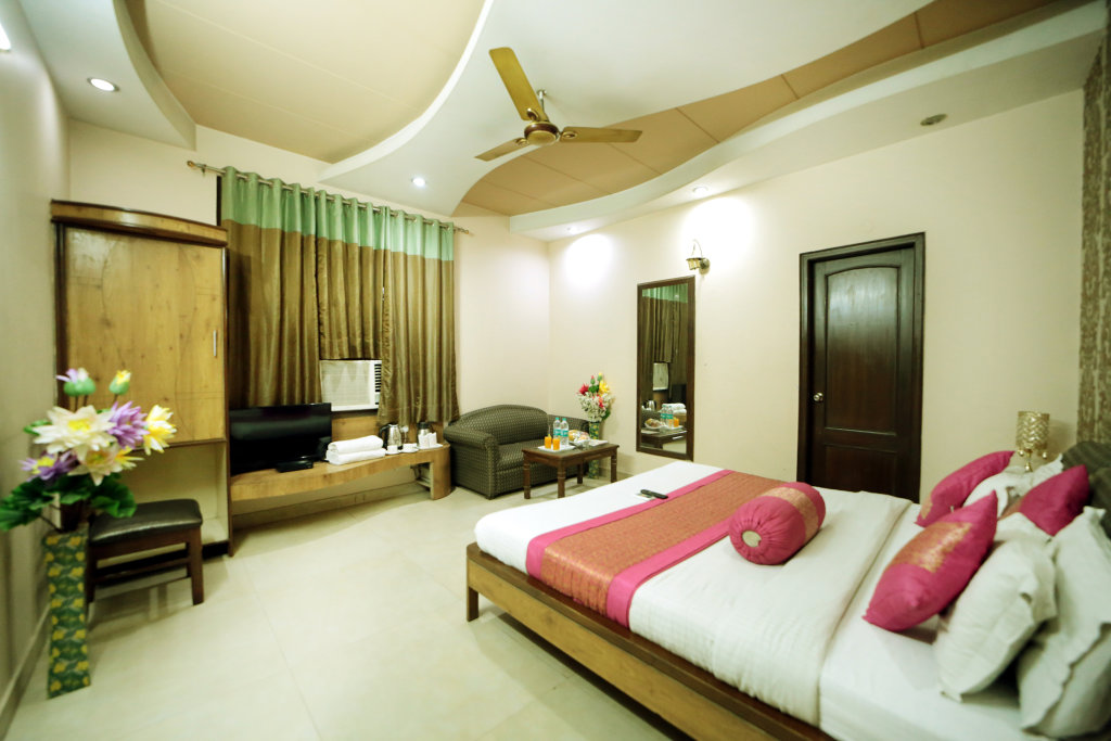 Suite Hotel Blue Bell -Naiwala market Karol Bagh Delhi