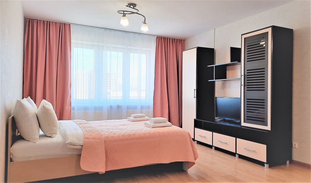 Doppel Apartment 1 Schlafzimmer mit Balkon und mit Stadtblick Sky Apart Ryadom S Metro Chkalovskaya Apartments