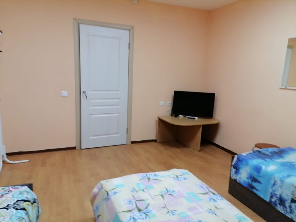 Cama en dormitorio compartido (dormitorio compartido femenino) Lyubimy Hostel