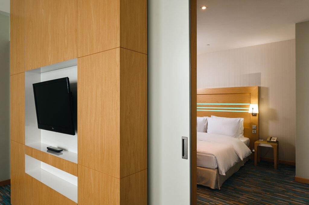 Двухместный люкс (корпус Модерн) с видом на море Отель Riviera Sunrise Resort & SPA Алушта